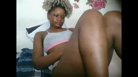 Snapshot of hotjeylee chatting on September 10, 12:54 am LOYCE online show from September 10, 12:54 am