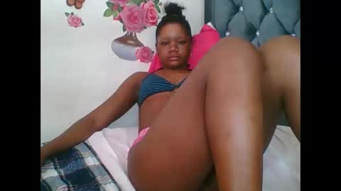 Snapshot of hotjeylee chatting on September 17, 8:27 am LOYCE online show from September 17, 8:27 am