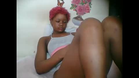 Snapshot of hotjeylee chatting on October 4, 9:07 am LOYCE online show from October 4, 9:07 am