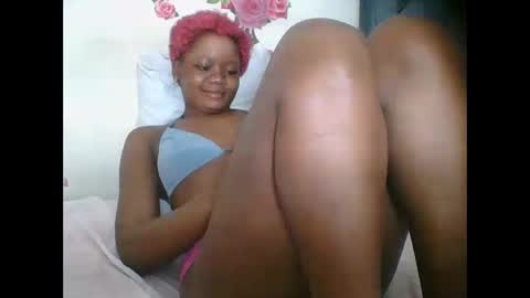 Snapshot of hotjeylee chatting on October 4, 11:58 pm LOYCE online show from October 4, 11:58 pm