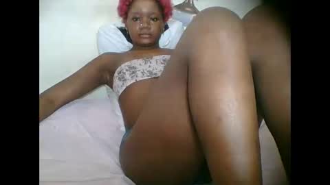 Snapshot of hotjeylee chatting on October 6, 6:33 am LOYCE online show from October 6, 6:33 am