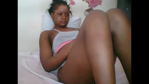 Snapshot of hotjeylee chatting on October 8, 12:14 pm LOYCE online show from October 8, 12:14 pm