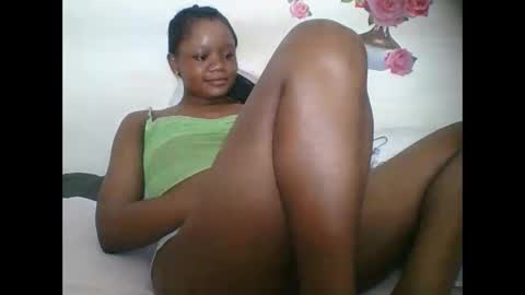 Snapshot of hotjeylee chatting on October 17, 7:05 pm LOYCE online show from October 17, 7:05 pm