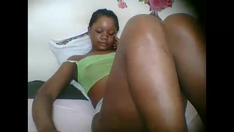 Snapshot of hotjeylee chatting on October 18, 10:54 pm LOYCE online show from October 18, 10:54 pm