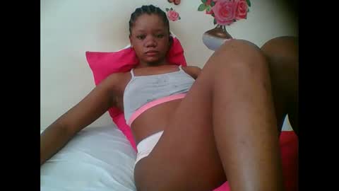 Snapshot of hotjeylee chatting on November 2, 7:00 am LOYCE online show from November 2, 7:00 am