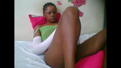 Snapshot of hotjeylee chatting on November 5, 1:27 am LOYCE online show from November 5, 1:27 am