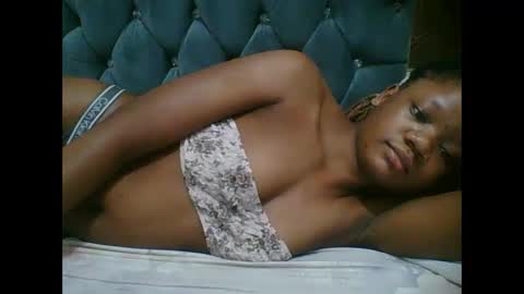 Snapshot of hotjeylee chatting on November 9, 7:56 pm LOYCE online show from November 9, 7:56 pm