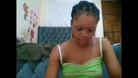 Snapshot of hotjeylee chatting on November 13, 10:30 pm LOYCE online show from November 13, 10:30 pm