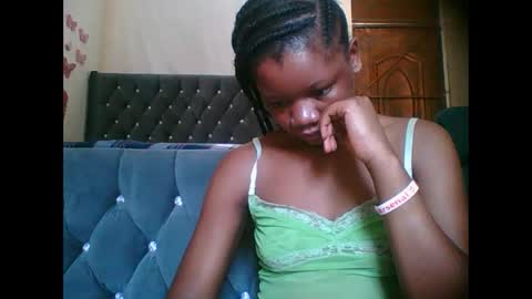 Snapshot of hotjeylee chatting on November 30, 12:42 pm LOYCE online show from November 30, 12:42 pm