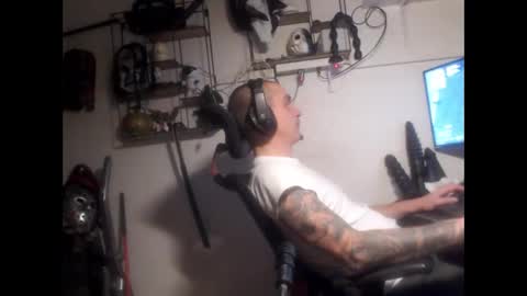 Snapshot of hotkinkytat chatting on January 24, 12:31 am hotkinkytat online show from January 24, 12:31 am