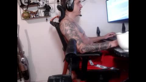 Snapshot of hotkinkytat chatting on February 23, 7:17 pm hotkinkytat online show from February 23, 7:17 pm