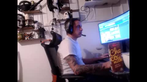 Snapshot of hotkinkytat chatting on March 1, 11:04 pm hotkinkytat online show from March 1, 11:04 pm