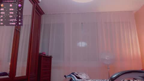 Snapshot of hotkittysquirt chatting on June 10, 4:23 am Angela online show from June 10, 4:23 am