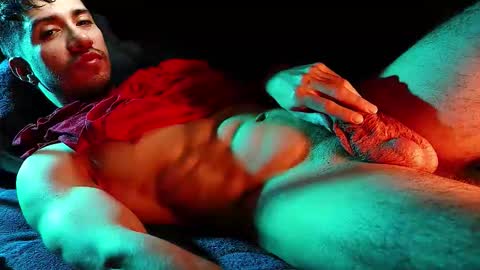 Hotlatinking online show from December 14, 7:29 pm