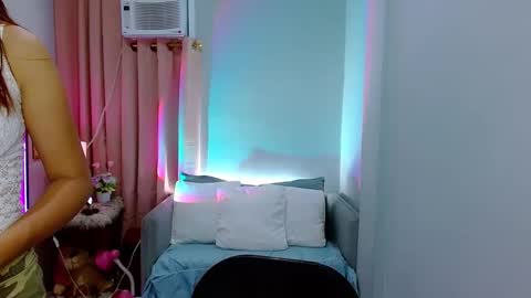 Layla online show from December 7, 6:54 am