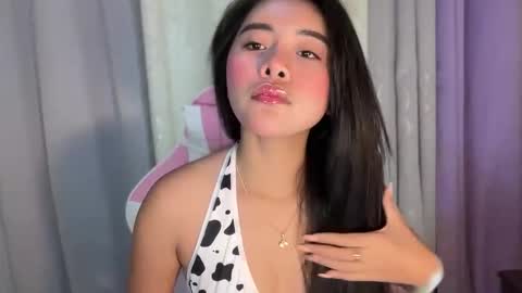 Snapshot of hotloveaxx chatting on November 7, 2:55 am Vea online show from November 7, 2:55 am