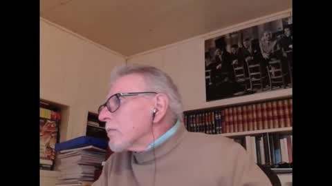 Snapshot of hotlux_54 chatting on November 18, 9:19 pm hotlux_54 online show from November 18, 9:19 pm