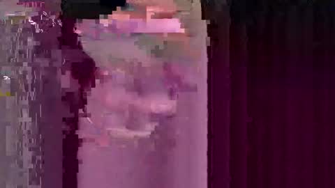 Snapshot of hotlux_54 chatting on December 20, 7:21 pm hotlux_54 online show from December 20, 7:21 pm