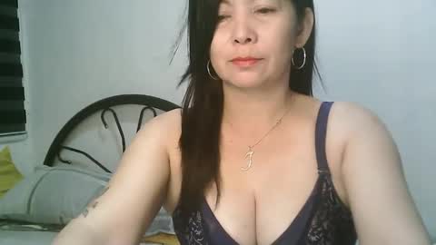 Snapshot of hotmamajen4u chatting on December 14, 12:05 am hotmamajen4u online show from December 14, 12:05 am