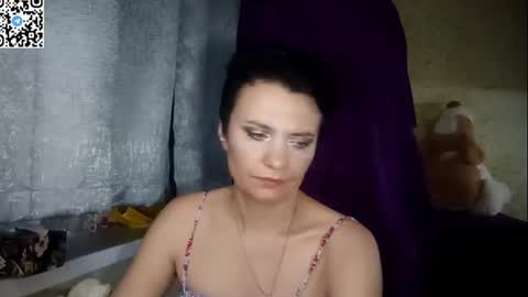 Snapshot of hotmamaqueen234 chatting on June 17, 11:49 pm hotmamaqueen234 online show from June 17, 11:49 pm