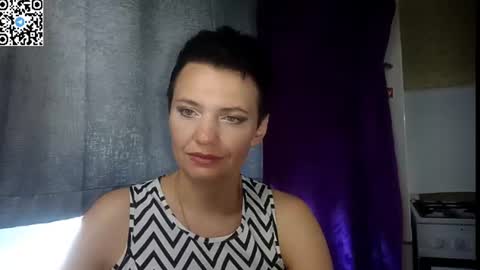 Snapshot of hotmamaqueen234 chatting on July 2, 10:32 am hotmamaqueen234 online show from July 2, 10:32 am