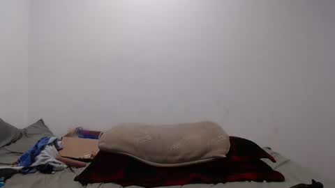 hotmodel1984 online show from April 30, 9:19 pm