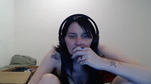 hotmodel1984 online show from June 5, 10:37 pm
