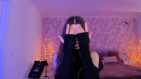hotmolly_ online show from April 29, 9:46 am
