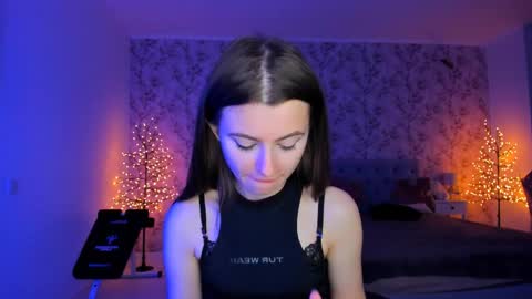 hotmolly_ online show from May 23, 6:45 pm