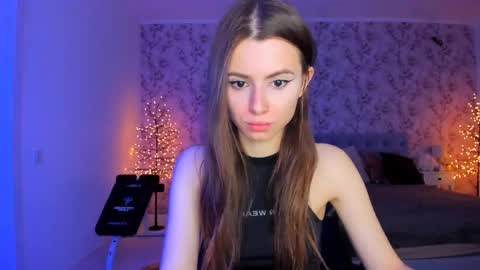 hotmolly_ online show from June 7, 6:22 pm