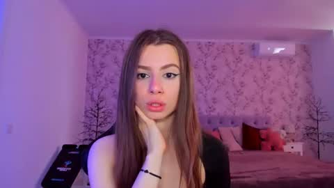 hotmolly_ online show from June 19, 9:46 am