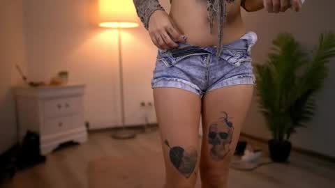 Molly online show from November 1, 5:20 am