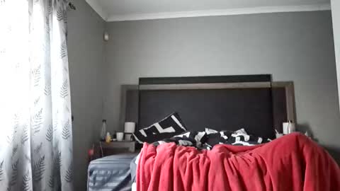 Snapshot of hotmrandmrscouple chatting on December 23, 3:48 am hotmrandmrscouple online show from December 23, 3:48 am