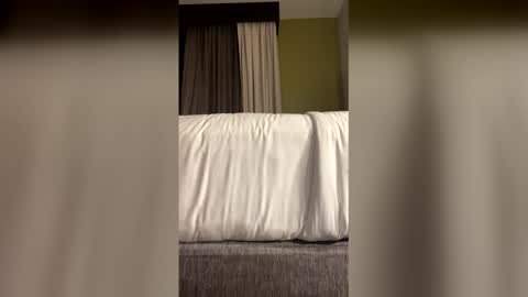 Snapshot of hotmuscle89 chatting on March 22, 4:05 am hotmuscle89 online show from March 22, 4:05 am