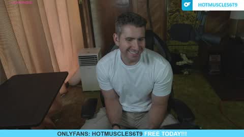 hotmuscles6t9 online show from April 7, 6:08 pm