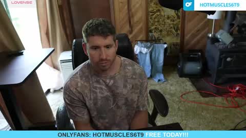 hotmuscles6t9 online show from May 1, 7:40 pm
