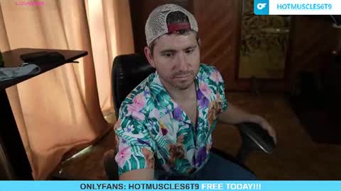 Snapshot of hotmuscles6t9 chatting on July 25, 3:53 pm hotmuscles6t9 online show from July 25, 3:53 pm