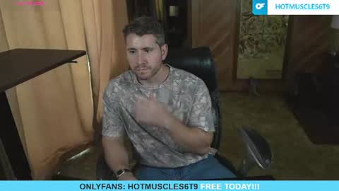 Snapshot of hotmuscles6t9 chatting on July 30, 8:30 pm hotmuscles6t9 online show from July 30, 8:30 pm