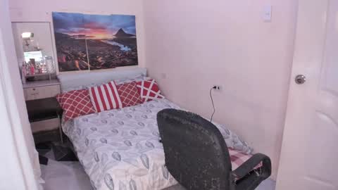 Madi online show from December 23, 3:44 pm