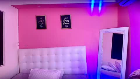 Snapshot of hotpawgmilf chatting on January 28, 12:22 pm Sussy Bloom online show from January 28, 12:22 pm