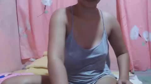 Snapshot of hotpink4u04 chatting on December 10, 8:51 am hotpink4u04 online show from December 10, 8:51 am