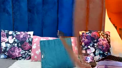 hotsmalltitsx online show from July 12, 6:10 pm