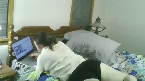 Snapshot of hotspot829 chatting on December 3, 2:19 am hotspot829 online show from December 3, 2:19 am