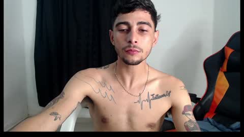 Snapshot of hotsteel420 chatting on January 7, 1:17 am hotsteel420 online show from January 7, 1:17 am