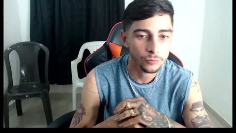 Snapshot of hotsteel420 chatting on January 8, 1:11 am hotsteel420 online show from January 8, 1:11 am