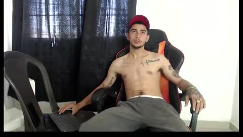 Snapshot of hotsteel420 chatting on February 15, 2:11 pm hotsteel420 online show from February 15, 2:11 pm