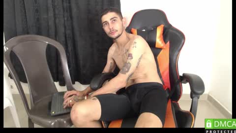 Snapshot of hotsteel420 chatting on September 9, 3:39 am hotsteel420 online show from September 9, 3:39 am