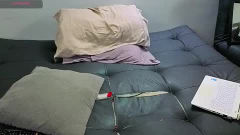 Snapshot of hotstud_999 chatting on October 30, 2:46 am Andres online show from October 30, 2:46 am