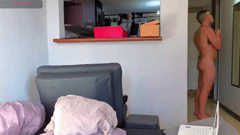 Snapshot of hotstud_999 chatting on November 2, 9:17 pm Andres online show from November 2, 9:17 pm