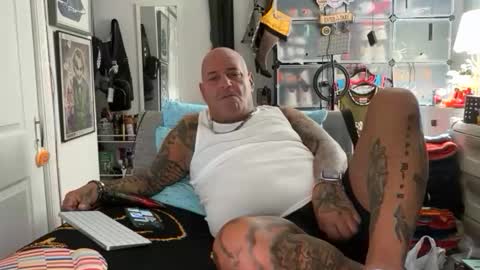 Snapshot of hotstuff775616 chatting on November 6, 2:12 am hotstuff775616 online show from November 6, 2:12 am